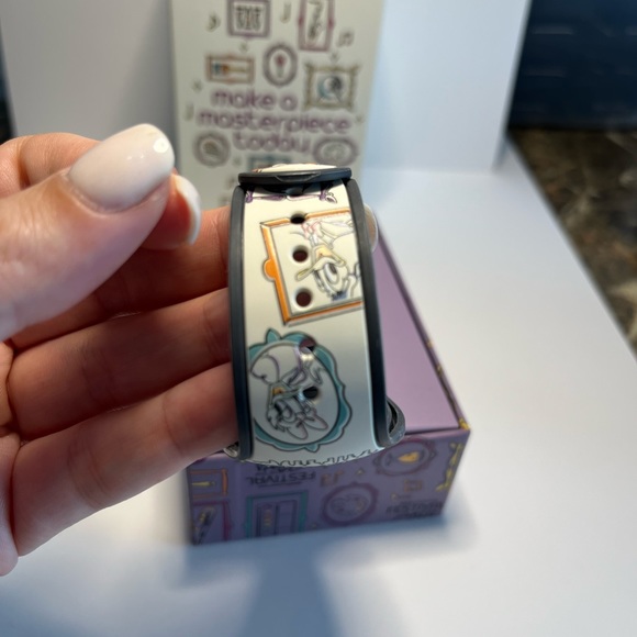 Disney Festival of the Arts 2022 Limited Edition Park Exclusive MagicBand - Picture 6 of 7